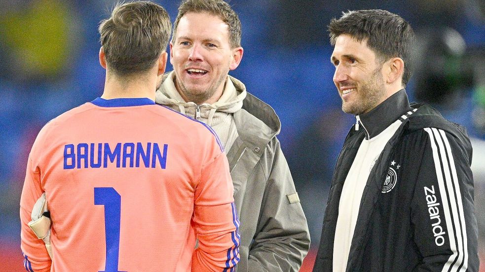 Bundestrainer Julian Nagelsmann setzt bei der Weltmeisterschaft im Tor auf Manuel Neuer statt Oliver Baumann. Foto: dpa/Tom Weller