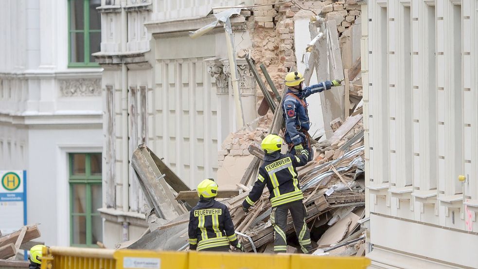 Feuerwehr und Technisches Hilfswerk sind in Görlitz im Dauereinsatz. Foto: Sebastian Willnow/dpa