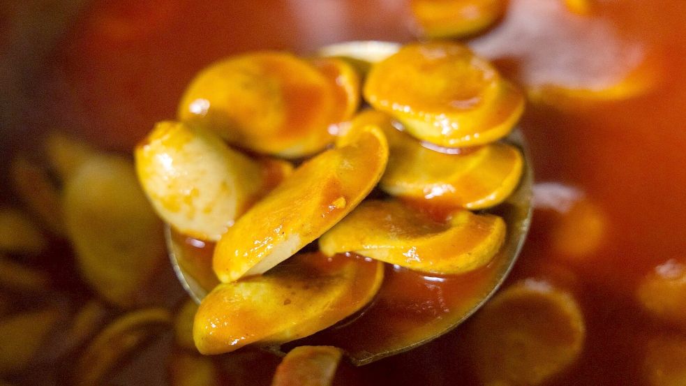 Eine Currywurst gefällig? Foto: Rolf Vennenbernd