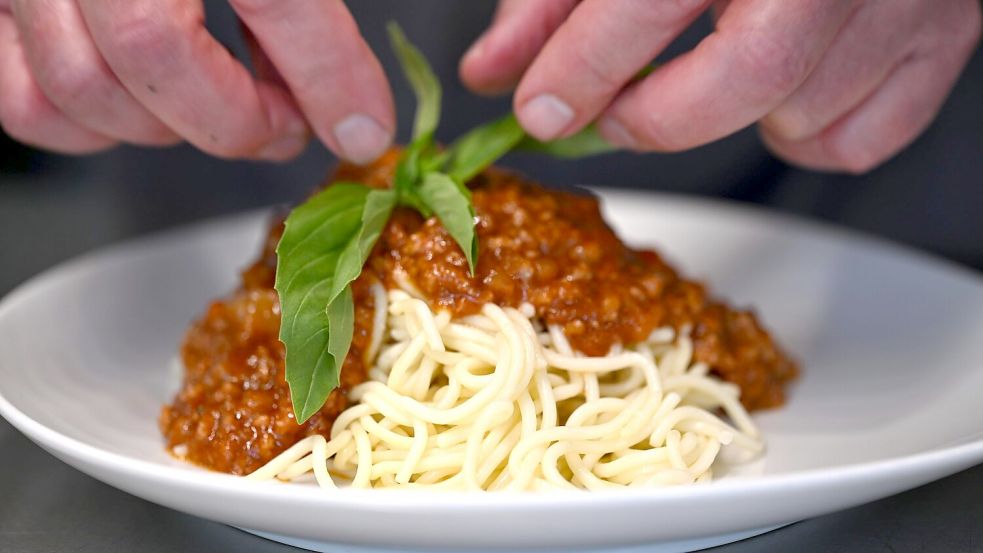Kein Gericht verkaufte Apetito häufiger in Kantinen als dieses: Spaghetti Bologonese. Foto: Wolf von Dewitz/dpa