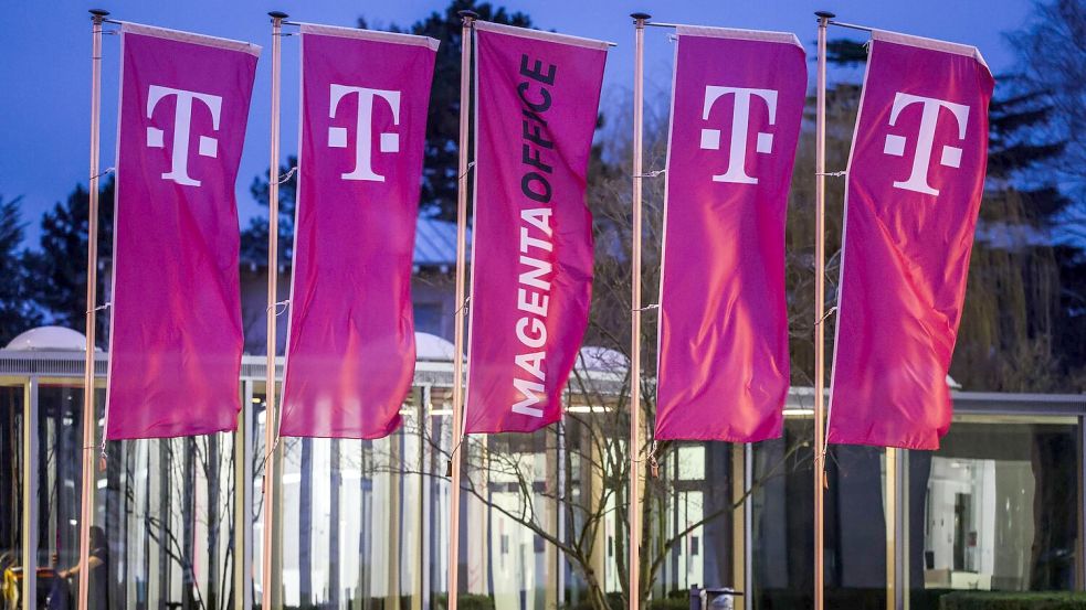 Bei der Telekom gibt es Grund zur Freude: Der Magenta-Konzern hat einen KI-Auftrag des Bundes an Land gezogen. (Archivbild) Foto: Oliver Berg