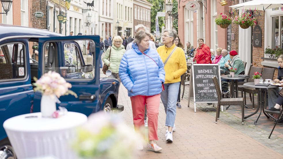 Die Altstadt lädt mit Manufakturen, Feinkost und Kleinkunst zum entspannten Flanieren ein. Foto: Akka Fotografie