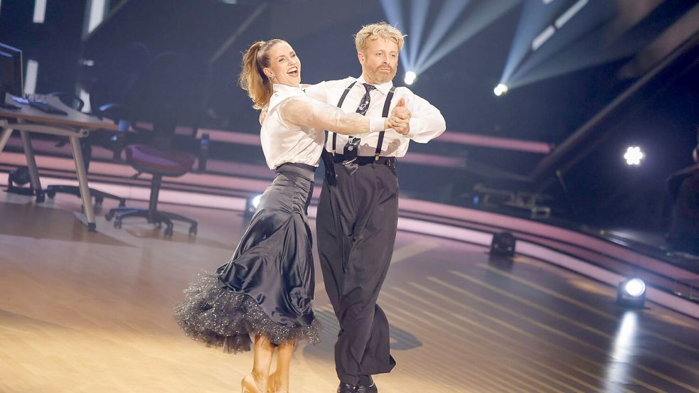 Sie sind rausgeflogen: Für Musiker Ross Antony und Profitänzerin Mariia Maksina geht es nicht ins Finale. Foto: Thomas Banneyer