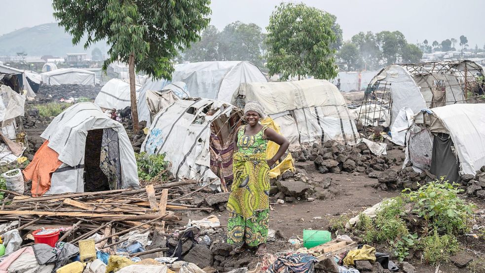 Im Ostkongo leben bis zu vier Millionen Binnenflüchtlinge oft unter sehr beengten Verhältnissen. (Archivbild) Foto: Moses Sawasawa/AP/dpa