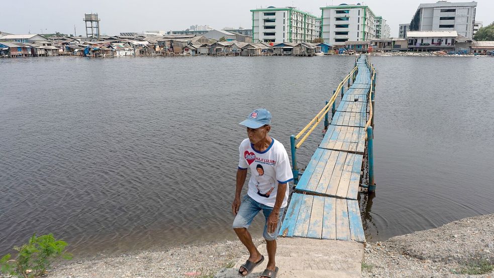 Das Viertel Muara Baru von Jakarta liegt unter dem Meeresspiegel und ist oft von Überschwemmungen betroffen. Foto: Fauzan Ijazah/dpa
