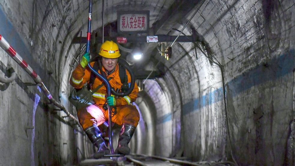 Die Rettungsarbeiten im Zuge von Chinas verheerendstem Minenunglück seit über 16 Jahren sind nach wie vor im Gange. Foto: Cao Yang/XinHua/dpa