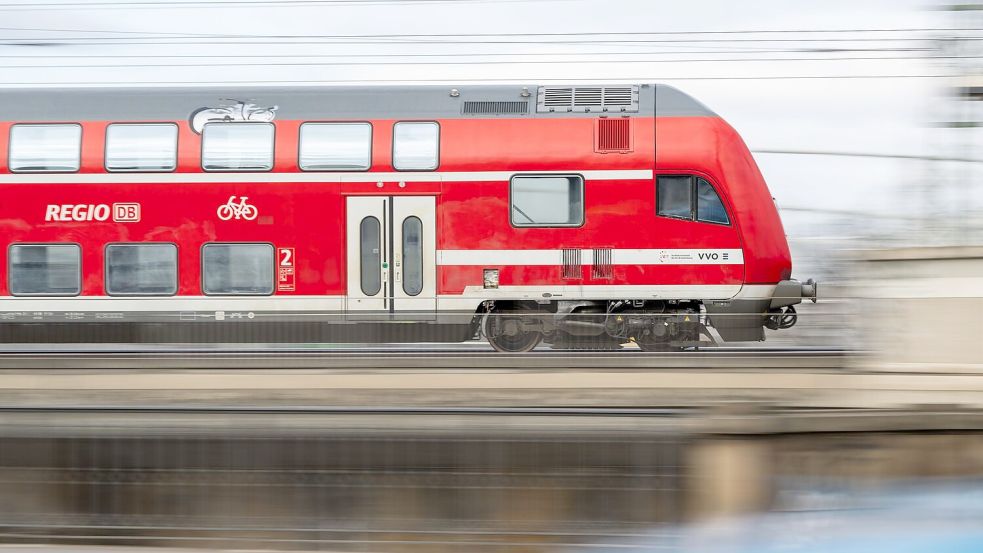 DB Regio zählte im April deutlich mehr Fahrgäste als im Vorjahresmonat. (Archivbild) Foto: Robert Michael
