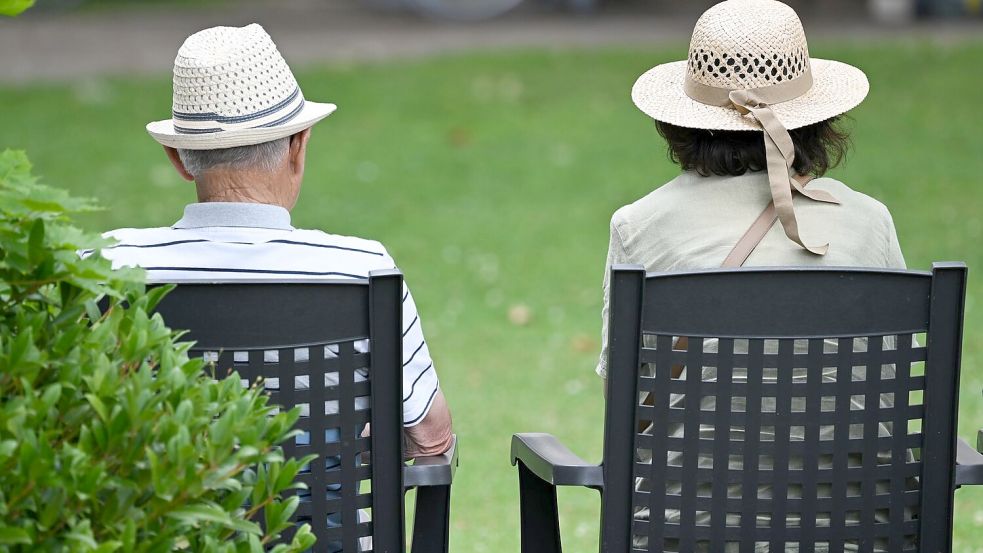 Nicht nur die Rentner, auch die Pensionäre sollten sich auf Änderungen einstellen. (Symbolbild) Foto: Arne Dedert