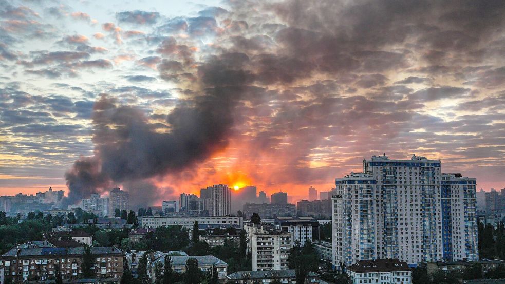 Russland hat die Ukraine in der Nacht zu Sonntag mit einem massiven kombinierten Angriff überzogen. Foto: Zoya Shu