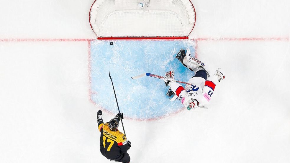Alexander Karachun brachte die deutsche Eishockey-Nationalmannschaft zum Vorrunden-Abschluss in Führung. Foto: Andreas Becker