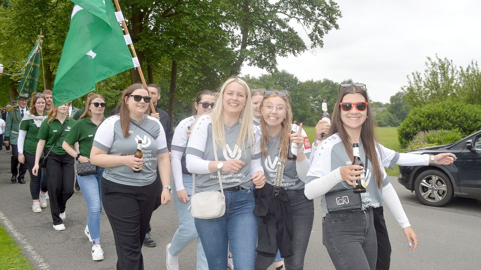 Beim Dorfgemeinschaftsfest in Burlage gibt es am Sonntag wieder einen Umzug. Foto: Holger Weers/Archiv