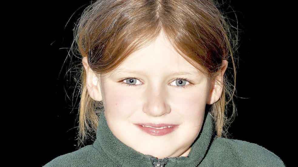 Die neunjährige Lotta Kruse vom Schützenverein Hesel überzeugte mit dem Lichtpunktgewehr. Foto: Melchert Stromann