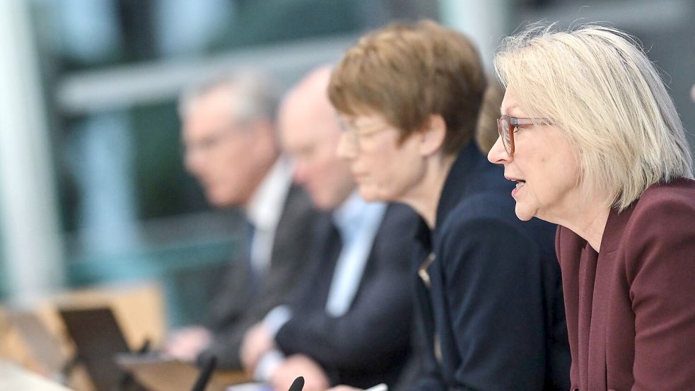 Der Sachverständigenrat erwartet nur ein Mini-Wachstum der deutschen Wirtschaft von 0,5 Prozent. Foto: Britta Pedersen/dpa