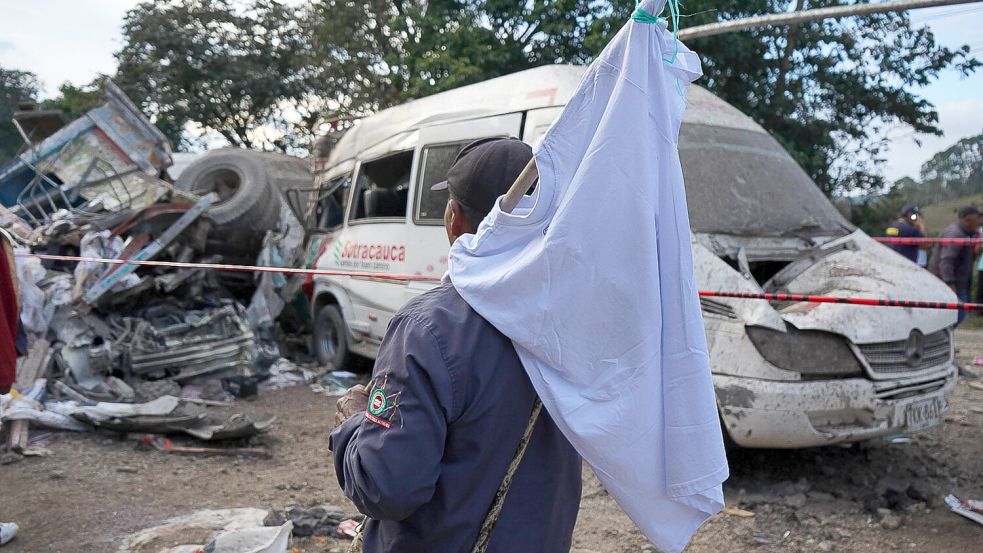 Kein Tag ohne Gewalt: Ende April kamen bei einem Bombenanschlag auf die Panamericana-Autobahn bei Cauca 14 Menschen ums Leben. Als Urheber gelten Dissidenten der Farc-Bewegung. Foto: imago/StringersHub