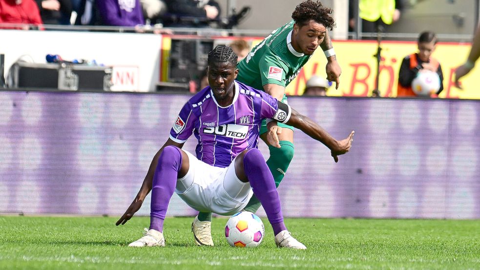 Einen der bis dato letzten Siege in der 2. Bundesliga feierte der VfL Osnabrück beim 2:0 gegen die Spvg. Greuther Fürth, die sich aktuell gerade so über die Relegation in der Liga gehalten hat. Das Bild zeigt Osnabrücks Maxwell Gyamfi im Zweikampf gegen Fürths Armindo Sieb. Foto: imago/pmk