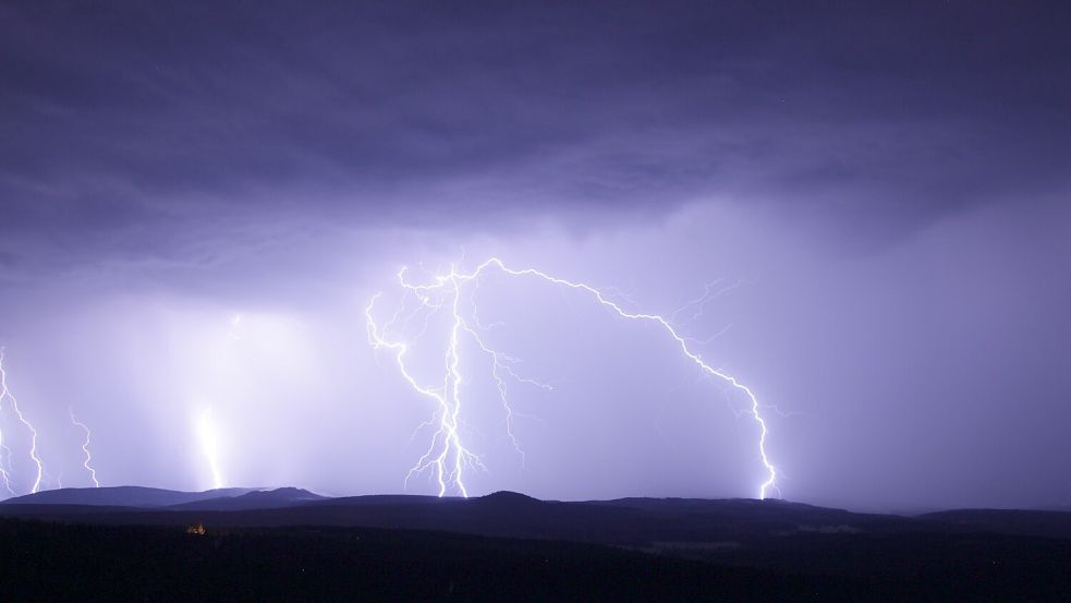 Am Freitag kann in Ostfriesland ein kräftiges Gewitter aufziehen. Symbolfoto: Pixabay