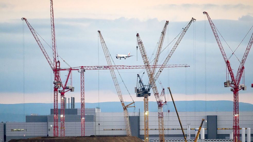 Der „Wettbewerbsreport Ostdeutschland“ des Dresdner Ifo-Instituts sieht die Gefahr, dass der Osten Deutschlands wirtschaftlich den Anschluss verliert. (Archivbild) Foto: Robert Michael