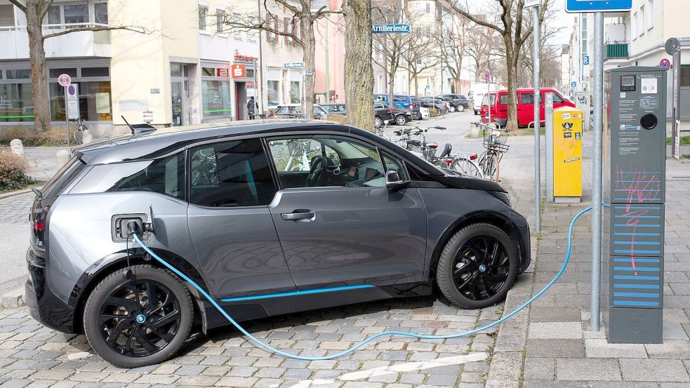 Der 2013 vorgestellte BMW i3 sah sehr nach Elektroauto, aber nur bedingt nach BMW aus. (Archivbild) Foto: Sven Hoppe