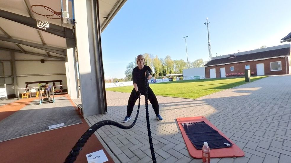 Beim SV Stern Schwerinsdorf sorgt der Trendsport Hyrox und das dazugehörige Functional-Training für einen starken Mitgliederanstieg. Dabei kann in der Redfit-Arena und auch im Bereich davor trainiert werden. Fotos: SV Stern