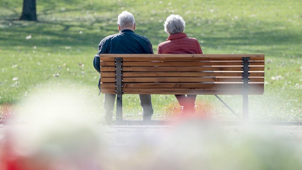 Altwerden ist nix für Feiglinge – zusammen ist man aber ja oft mutiger. Foto: IMAGO / Chris Emil Janßen