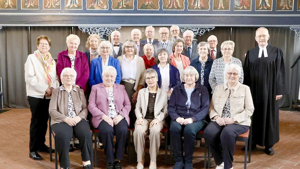 60 Jahre nach ihrer Konfirmation in Bagband feierten die Jubilare bei einem Gottesdienst in der Kirche. Foto: Jasmin Heyen