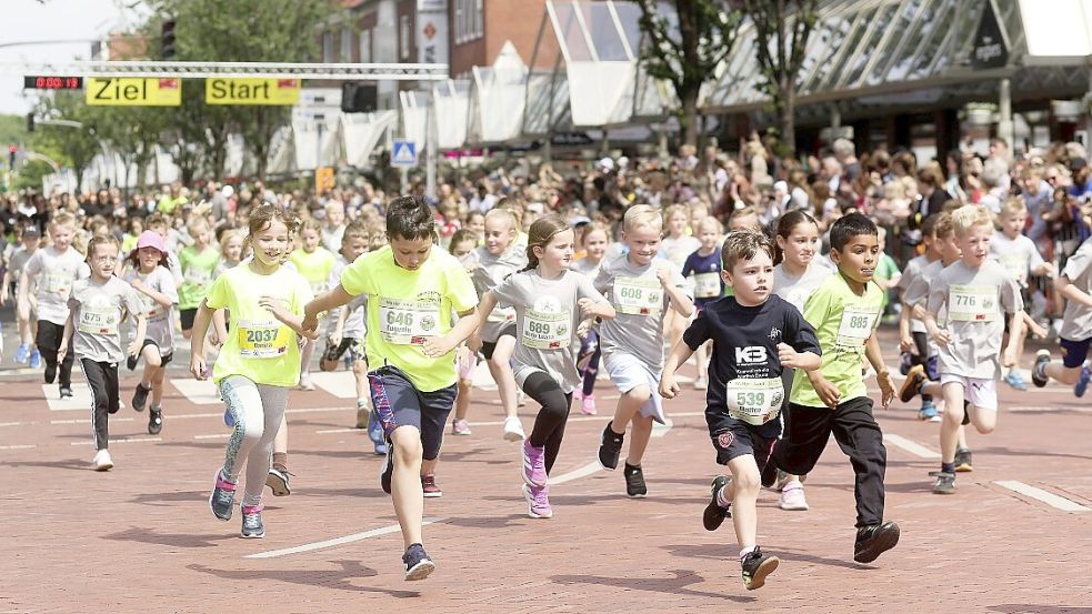 Auch bei den Kindern ist die Vorfreude groß. Sie starten zuerst. Foto: Jens Doden/Archiv
