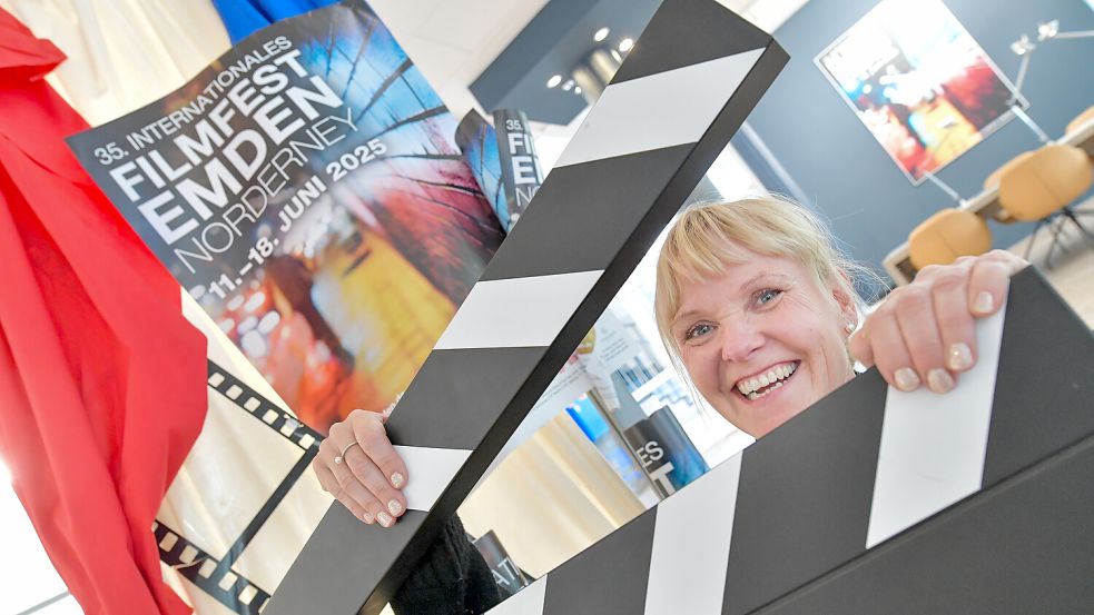 Das Internationale Filmfest Emden-Norderney geht in die nächste Runde. Doris de Vries (Foto) war 2025 das Gesicht beim Ticketverkauf in der VHS. Foto: Klaus Ortgies/Archiv