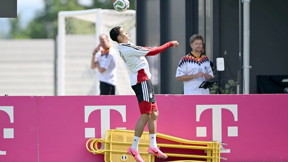 Jamal Musiala freut sich auf den WM-Start. Foto: Federico Gambarini/dpa