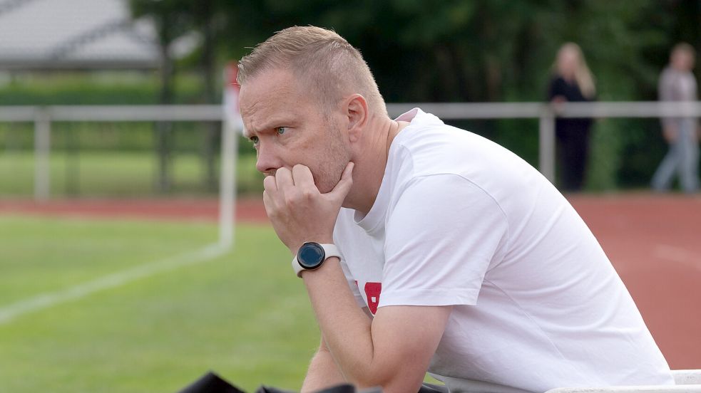 Trainer Christian van Hoorn vermisste bei seiner Mannschaft das nötige Zweikampfverhalten. Archivfoto: Lohmann