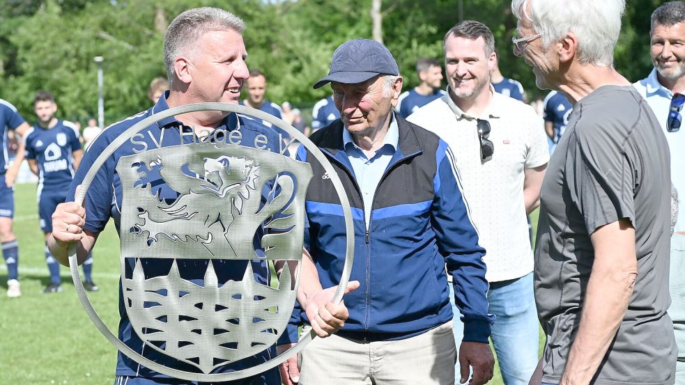 Mario Look hört nach 15 Jahren als Trainer beim SV Hage auf. Foto: Wagenaar