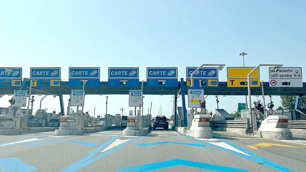 In Italien soll es bei Verspätungen wegen Autobahn-Baustellen jetzt Geld zurückgeben. (Archivbild) Foto: Christoph Sator/dpa