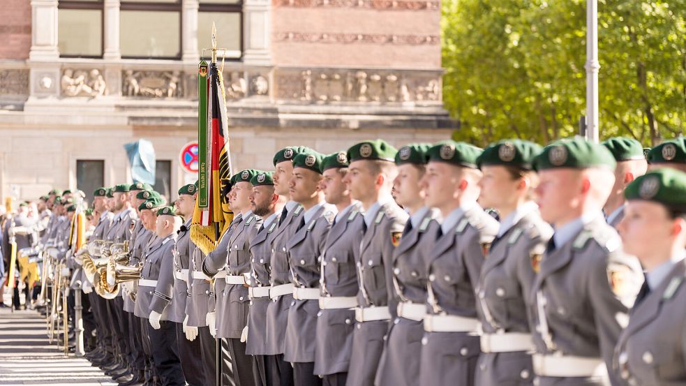 Ein Husumer Bundeswehrsoldat wurde in den 1990er-Jahren gefeuert wegen einer Diskriminierung. Nun wurde er rehabilitiert. Foto: IMAGO/Kirchner-Media