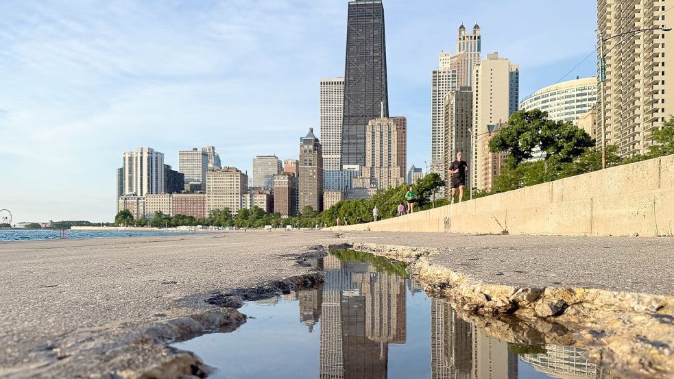 Am Lake Michigan bereitet sich die Nationalmannschaf nach der Ankunft in Amerika weiter auf die WM vor. Foto: Christian Charisius