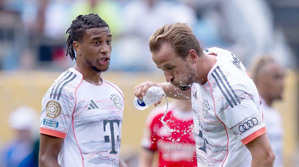 Für die Spieler gibt es pro Halbzeit eine Trinkpause. (Archivbild) Foto: Sven Hoppe