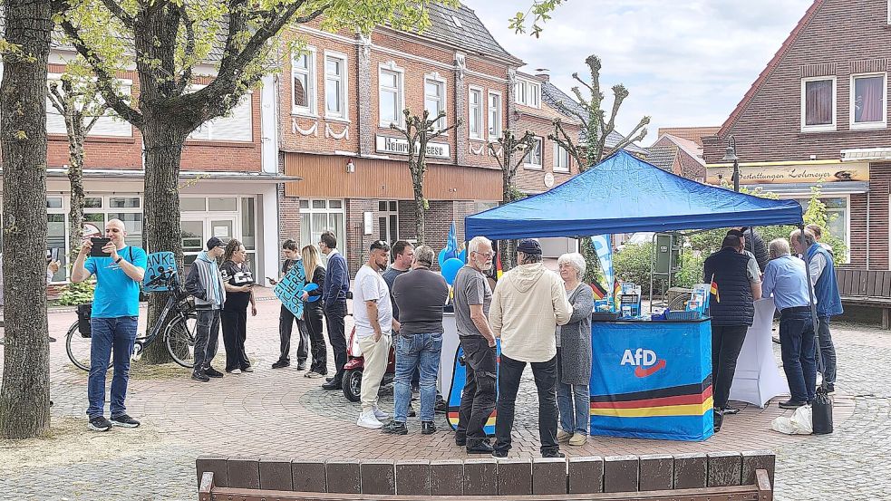 Der Kreisverband Aurich/Emden der AfD war öfters mit Wahlkampfständen im Brookmerland vertreten. Foto: Karin Böhmer/Archiv