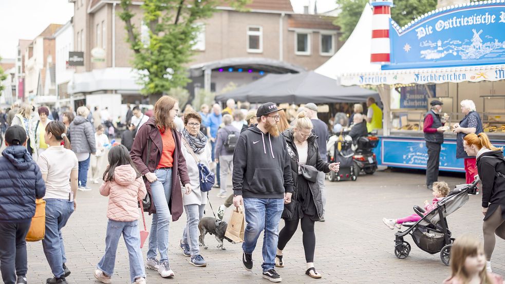 Leer lädt an diesem Wochenende zum Bummeln und Shoppen ein: Es ist wieder Lekkermarkt. Foto: Akka Olthoff/Archiv