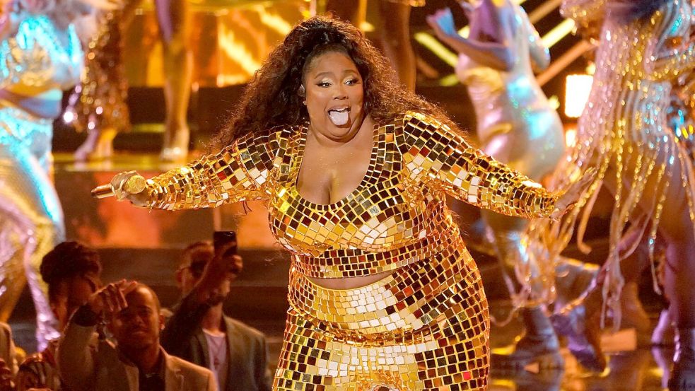 Die US-amerikanische Sängerin Lizzo bei einem Auftritt. (Archivbild) Foto: Chris Pizzello/Invision via AP/d