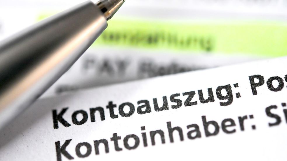 Besonders viel Gebühr müssen laut Verivox-Umfrage Sparkassen-Kunden zahlen. (Symbolbild) Foto: Sina Schuldt