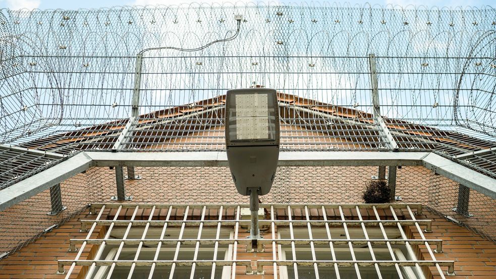 Seit Jahren stärken die Gefängnisse ihre Suizidprävention. Doch völlig verhindern können sie Selbstötungen hinter Gittern nicht. Foto: dpa/Mohssen Assanimoghaddam