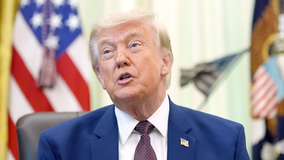US-Präsident Donald Trump prüft laut einem Medienbericht verschiedene Optionen, um die Zukunft der Militärbasis Diego Garcia zu sichern. Foto: dpa/AP/Alex Brandon