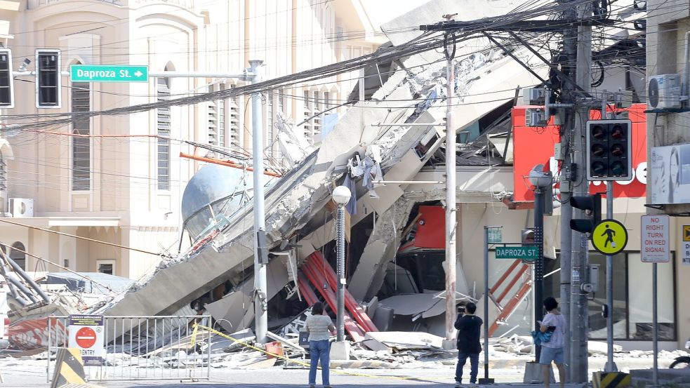 Das Beben der Stärke 7,8 hatte die Insel Mindanao am Montagmorgen erschüttert. Foto: Uncredited/AP/dpa