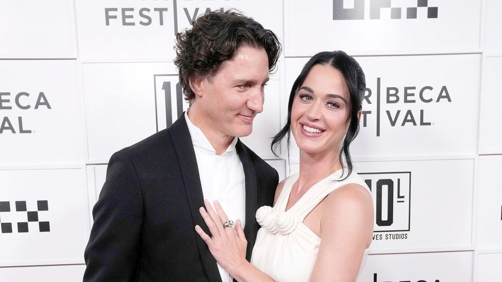 Popstar Katy Perry (41) hat sich bei der Premiere ihres neuen Films erstmals mit ihrem Partner, dem früheren kanadischen Premierminister Justin Trudeau (54), auf dem roten Teppich gezeigt. Foto: Charles Sykes
