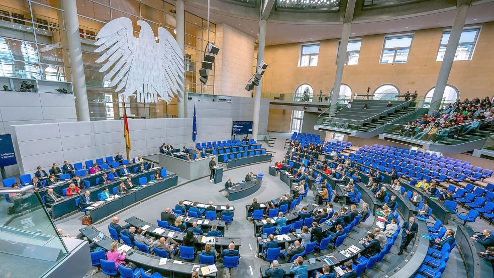 Die 630 Bundestagsabgeordneten erhalten in diesem Jahr nicht mehr Geld Foto: Michael Kappeler/dpa