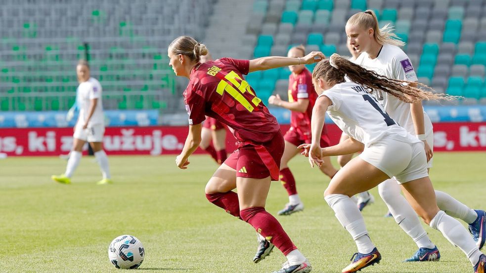 Ihr Eckball leitete das 1:0 ein: Klara Bühl (l). Foto: Ales Fevzer