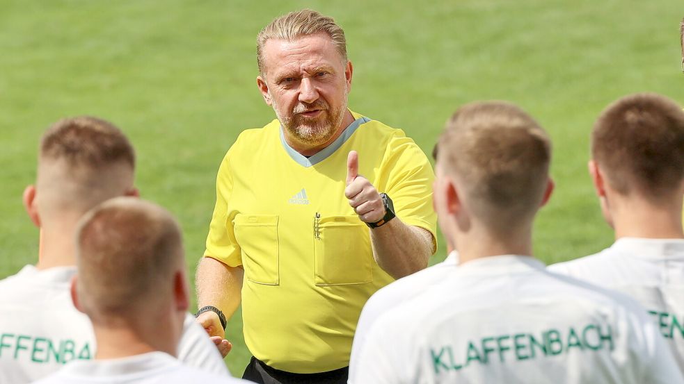 In den vergangenen Jahren machte Lutz Mirow als Schiedsrichter im Raum Chemnitz klare Ansagen. Foto: Peggy Schellenberger