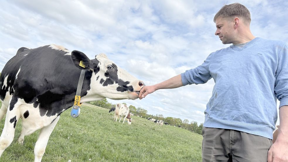 Daniel Kleemann nimmt sich mittlerweile bewusst die Zeit, seine Tiere besser kennenzulernen. Die danken es ihm mit Neugier und Zuneigung. Foto: Susanne Ullrich