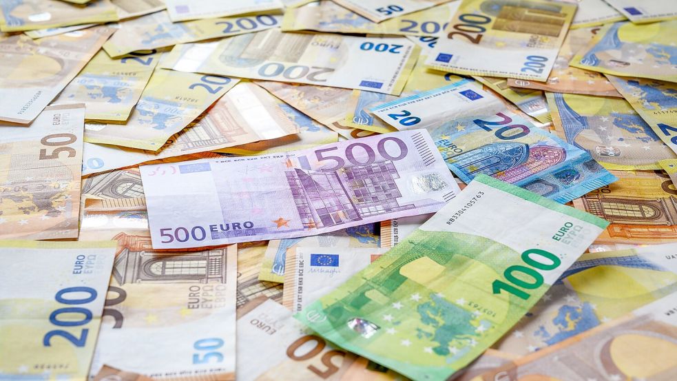 Einige Behördenmitarbeiter in Emden sollen regelmäßig unter anderem Geldgeschenke von einer mittlerweile aufgelösten Emder Baufirma erhalten haben. Symbolfoto: Pixabay
