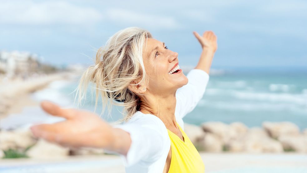 Urlaube bieten eine Erholung vom Alltag. Viele Menschen möchten die freie Zeit nutzen, um ihrem Körper dauerhaft etwas Gutes zu tun. Foto: Istockphoto.com / stockfour