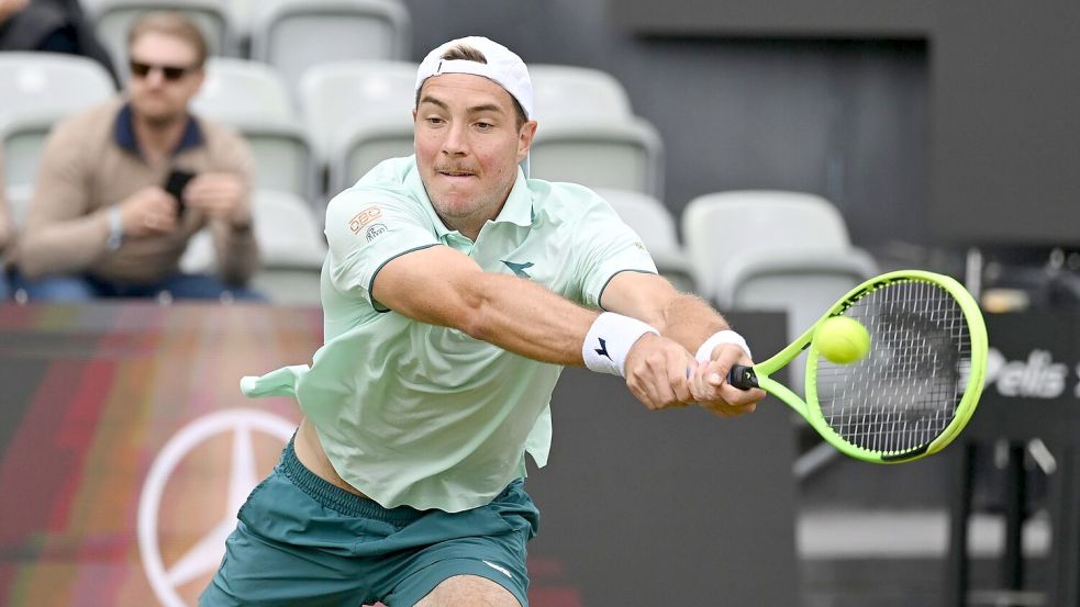 Jan-Lennard Struff konnte den kasachischen Rasenspezialisten Alexander Bublik nicht stoppen. Foto: Marijan Murat
