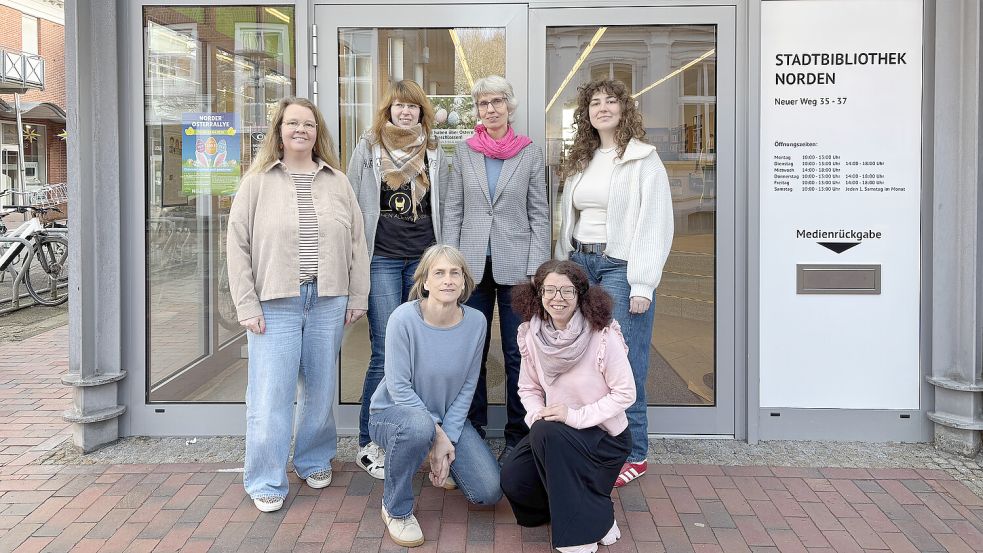 Das Team der Stadtbibliothek Norden hat sich in den neuen Räumen eingelebt. Foto: privat
